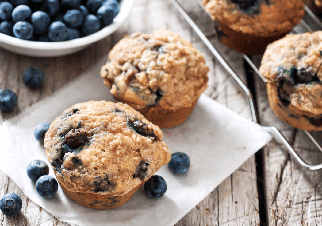 Blauwe bessenmuffins met banaan & kaneel
