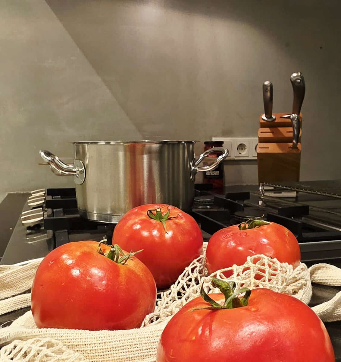 Verse tomatensaus om je vingers bij af te likken